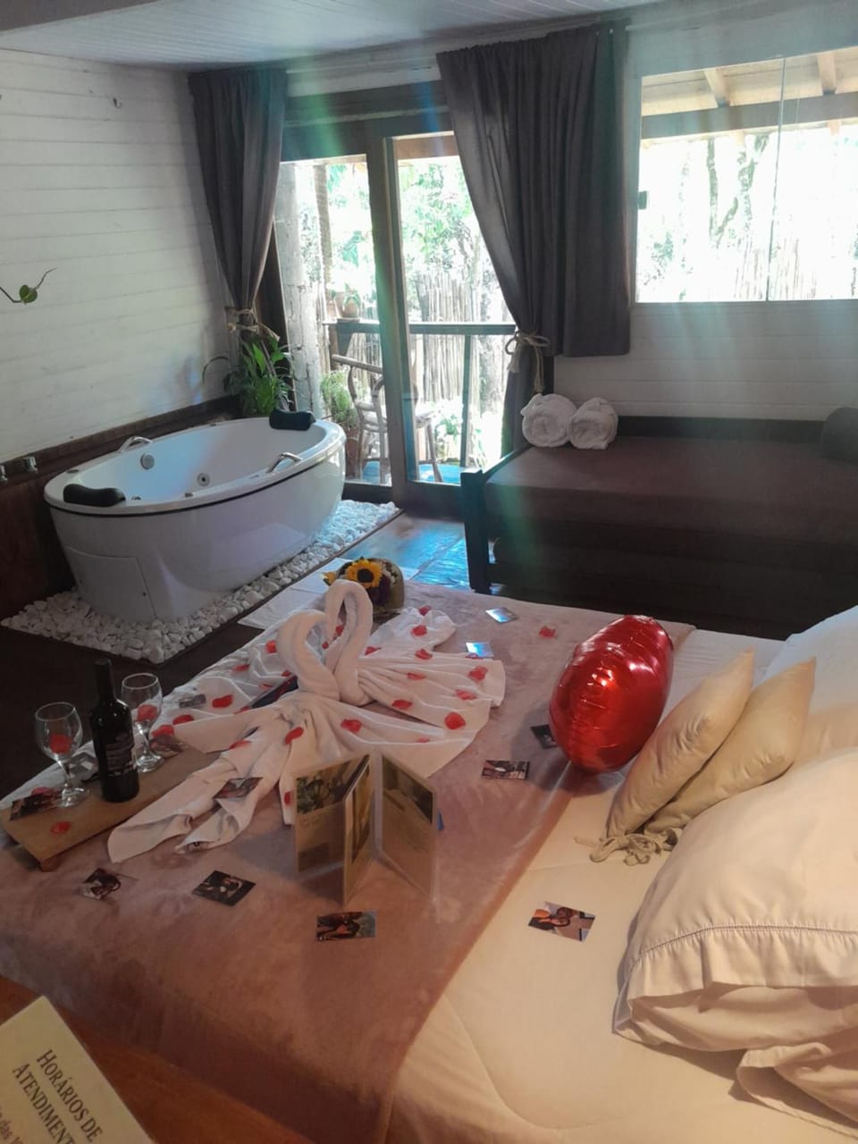 Hot Tub, Photo of the whole room, Bath