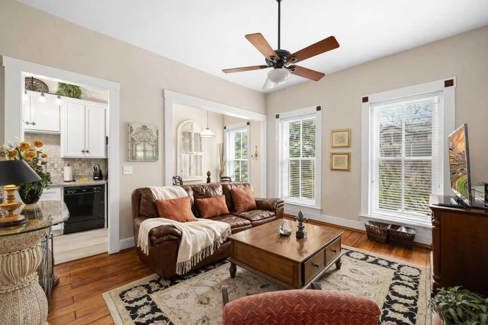 Perfect Retreat In the Heart of Louisville House in Jefferson County