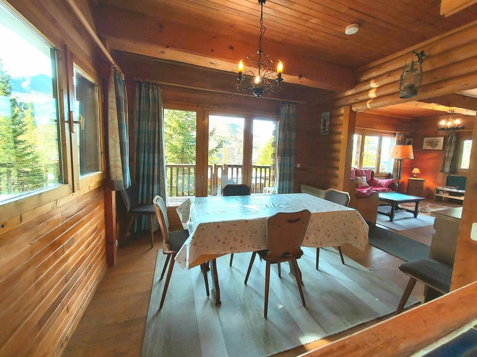 Chalet spacieux - 3 chambres, vue pistes, garage privé - FR-1-351-218 House in Mâcot-la-Plagne