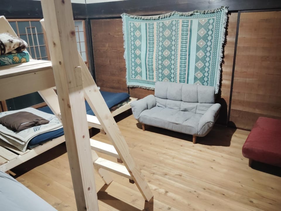 Hostel 53 Bed and Breakfast in Japan