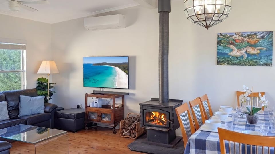Jacs Joint by Experience Jervis Bay House in Vincentia