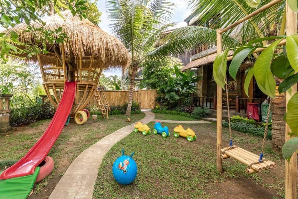 Family Paradise Villa, Shared Pool, Jungle & Rice Field Views Villa in Blahbatuh