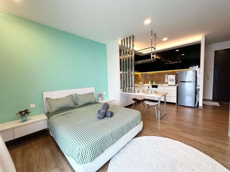 Bed, Photo of the whole room, kitchen
