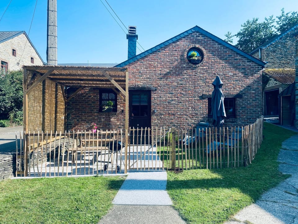 L Abri douillet House in Belgium