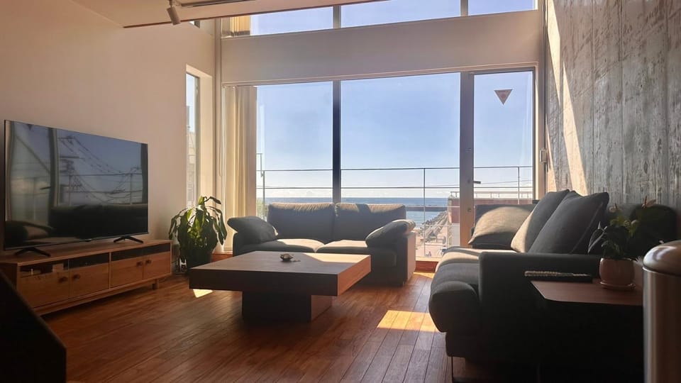 Natural landscape, TV and multimedia, Living room, Sea view