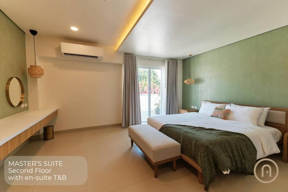 Alesea Oeste La Union Private Beachfront Villa Jacuzzi Heated Pool Villa in La Union