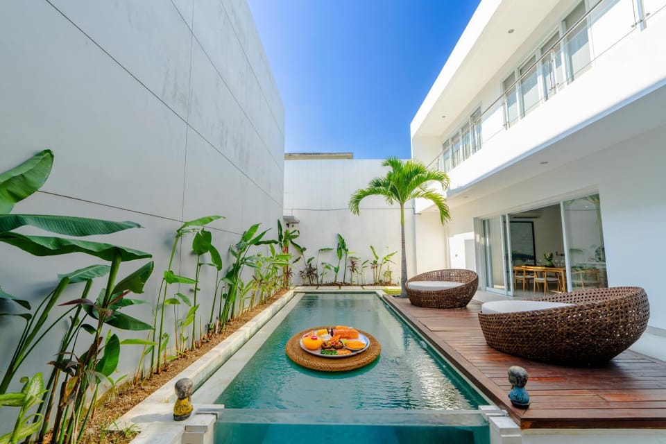 Property building, Swimming pool