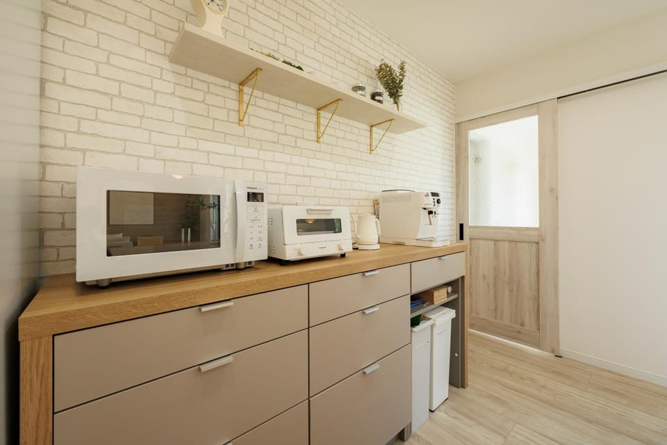 Coffee/tea facilities, toaster, kitchen