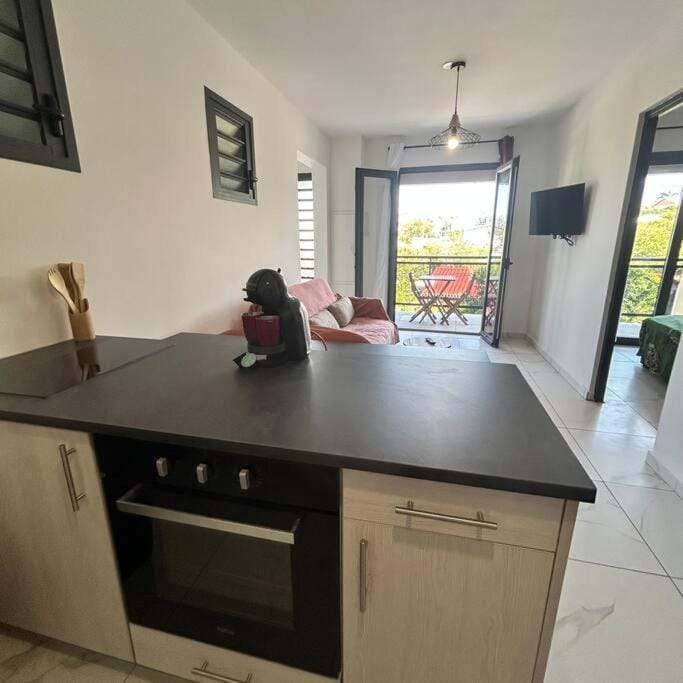 Kitchen or kitchenette, Dining area, stove
