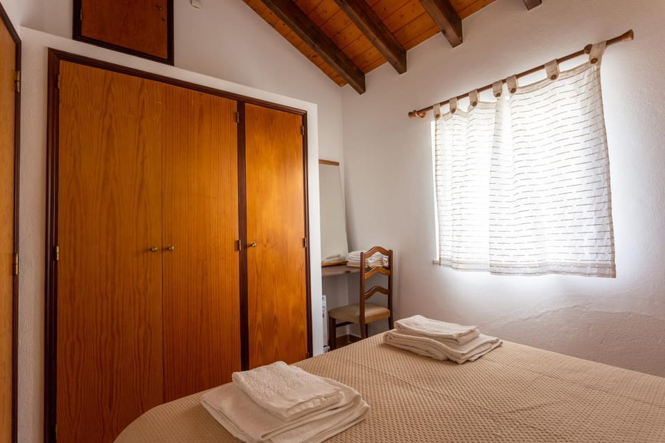 Bedroom, wardrobe
