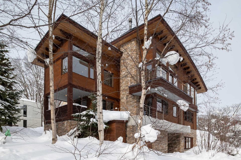 Facade/entrance, Winter