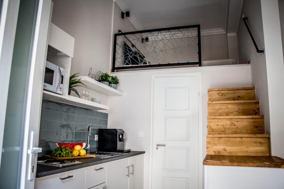 Kitchen or kitchenette