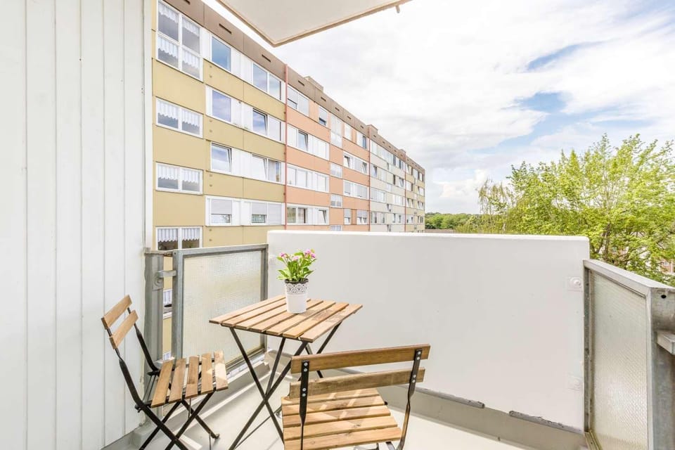 Property building, View (from property/room), Balcony/Terrace