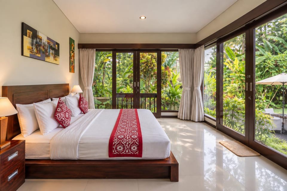 Bed, Natural landscape, Garden, Photo of the whole room, Bedroom, Garden view