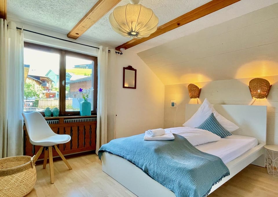Bed, Living room, Photo of the whole room, Bedroom