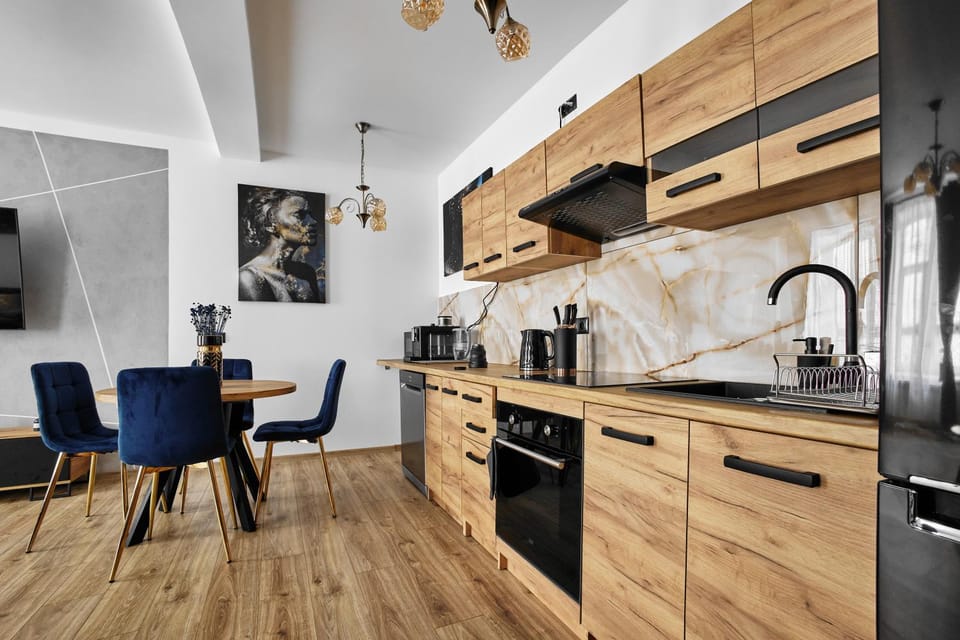Coffee/tea facilities, Kitchen or kitchenette, Dining area, minibar, stove
