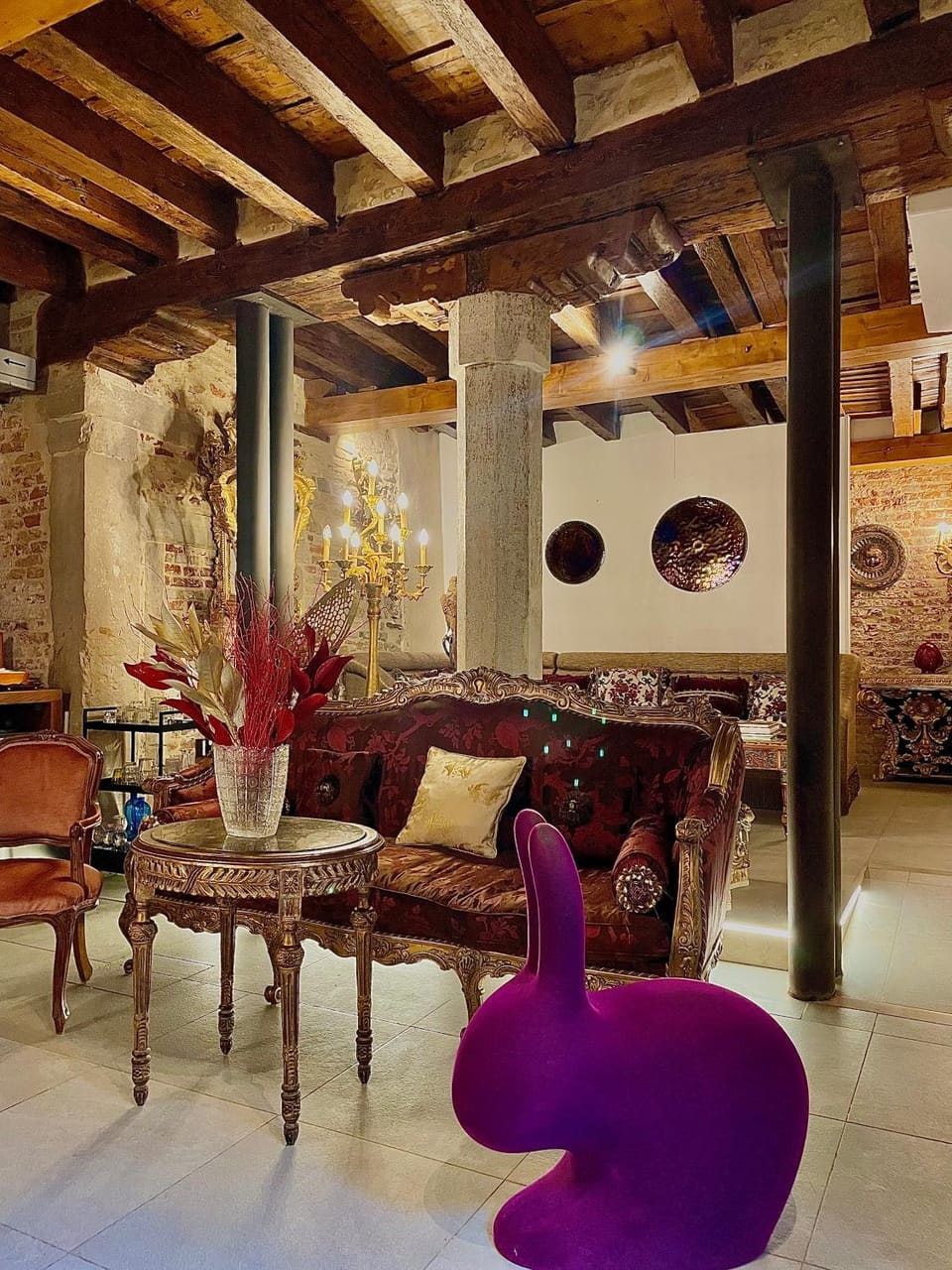 Living room, Seating area