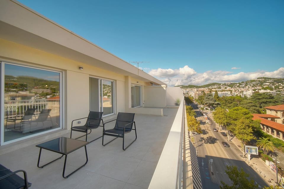 View (from property/room), Balcony/Terrace, Balcony/Terrace, City view
