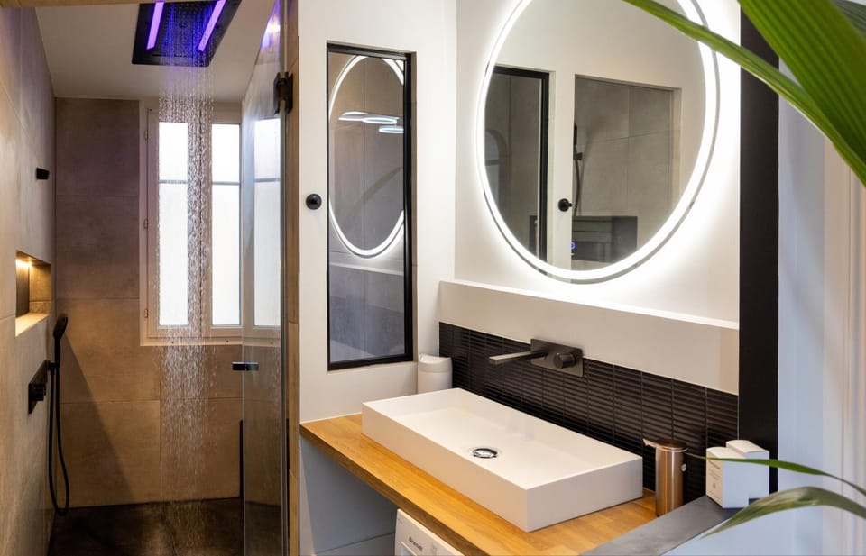 Bathroom, Spa and wellness centre/facilities