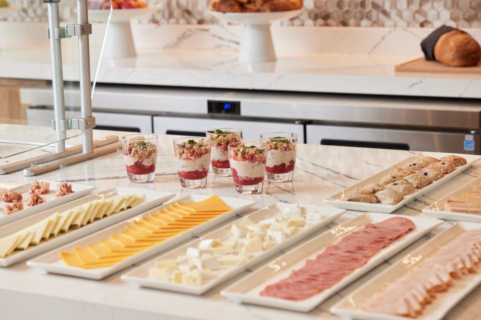 Restaurant/places to eat, Food, Breakfast, Buffet breakfast