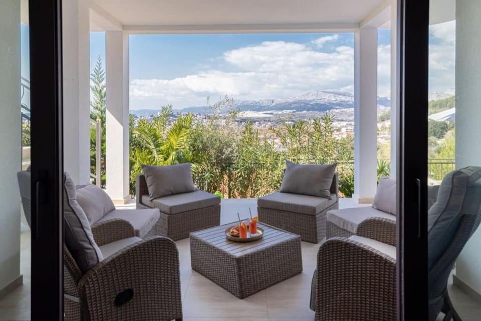 View (from property/room), Balcony/Terrace
