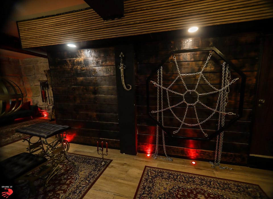 Game Room, Living room