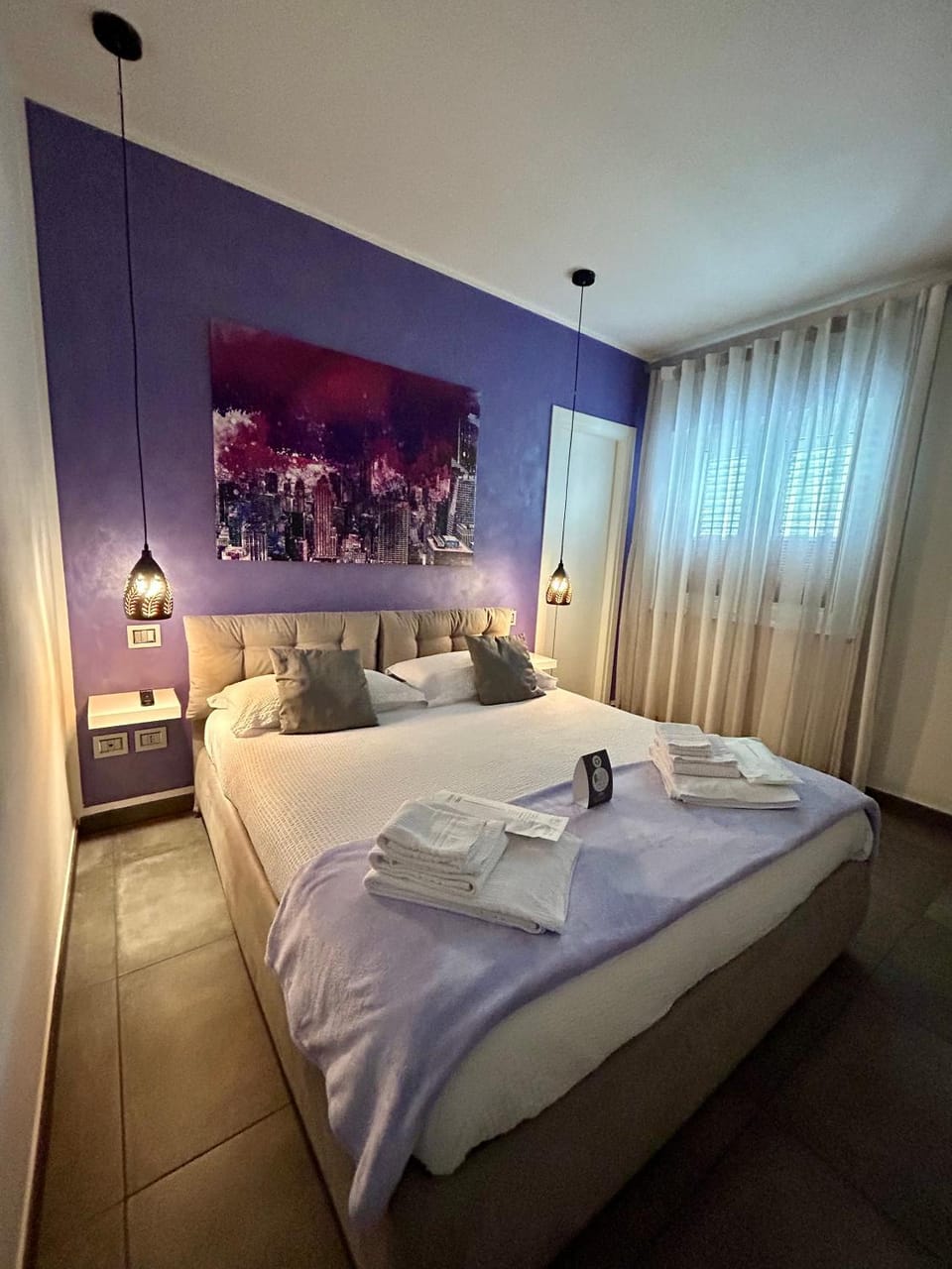 Bed, Photo of the whole room, Bedroom, towels