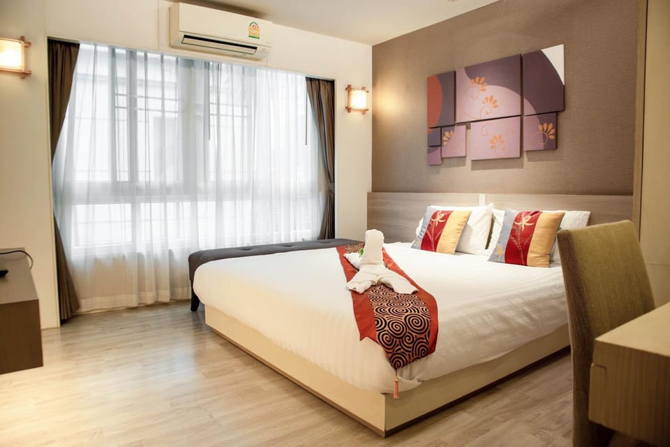 Shine Sukhumvit 33 Aparthotel Phrompong Apartment hotel in Bangkok