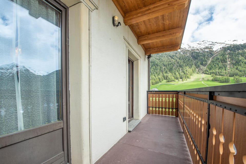 Natural landscape, Balcony/Terrace, Mountain view