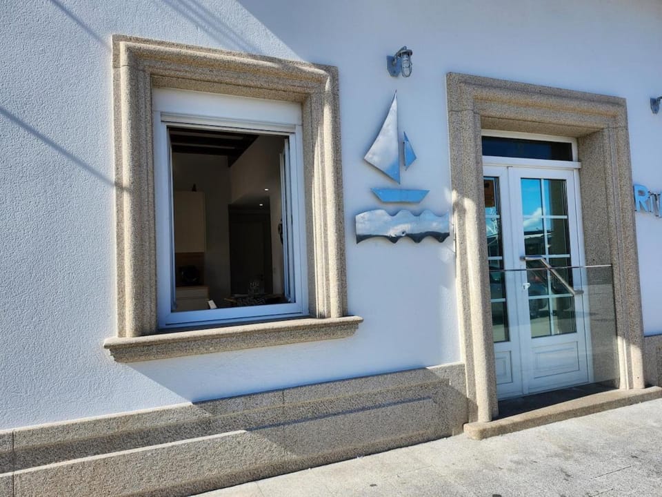 Facade/entrance, Day