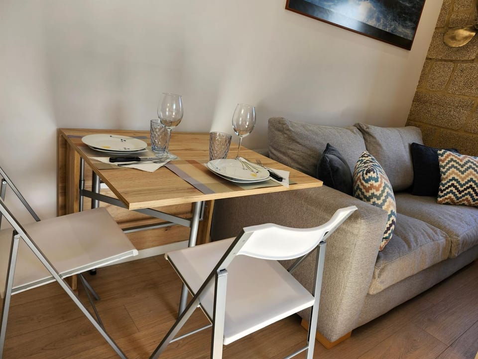 Seating area, Dining area