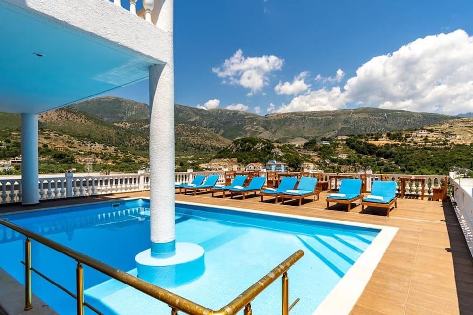 Luxury Room 2 - Vila Goro w Pool, Parking and more Apartment in Vlorë County, Albania