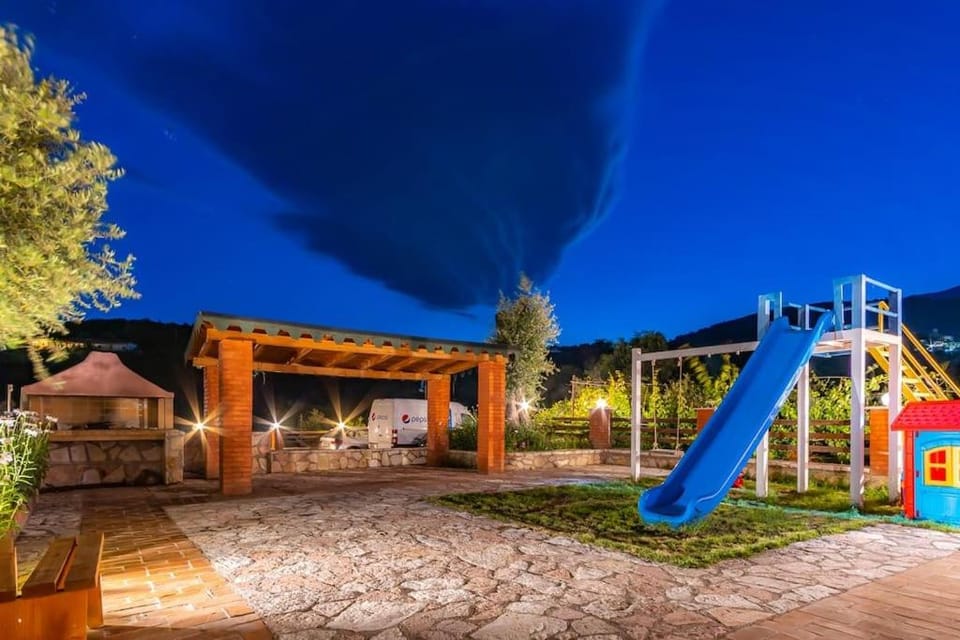 Luxury Room 2 - Vila Goro w Pool, Parking and more Apartment in Vlorë County, Albania