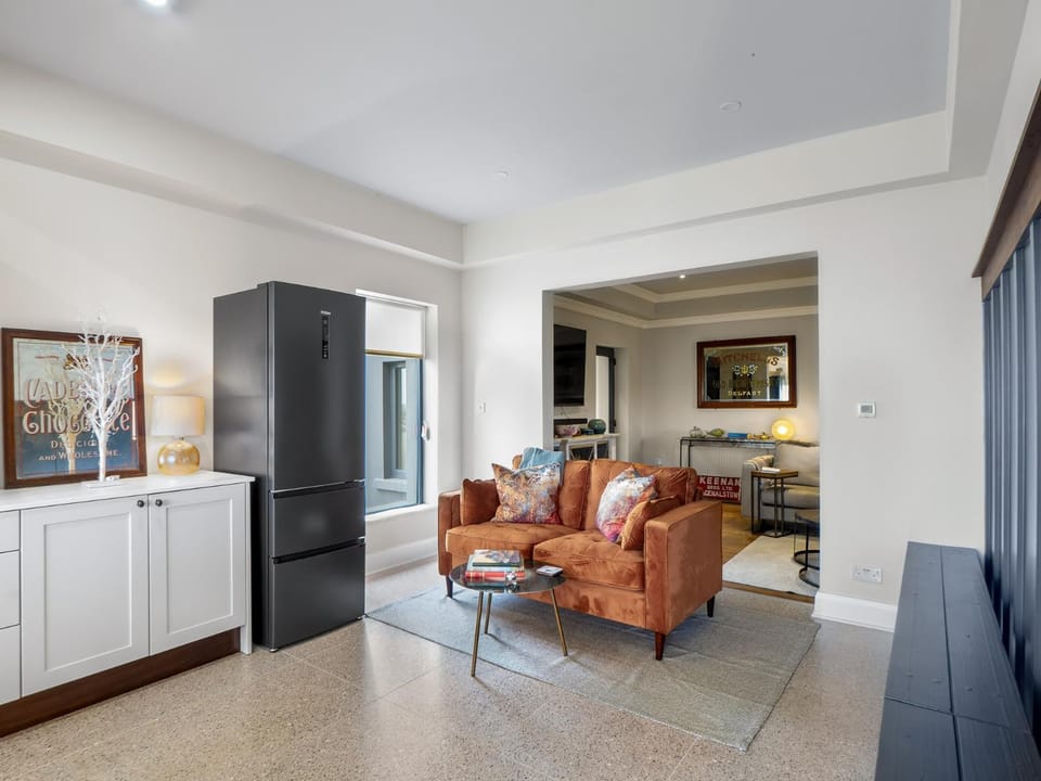 Communal lounge/ TV room, Living room