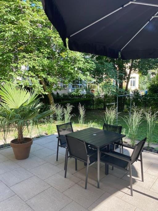Patio, Off site, Day, Garden, Garden view