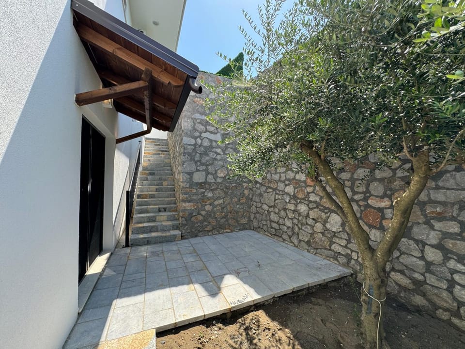Property building, Day, Natural landscape