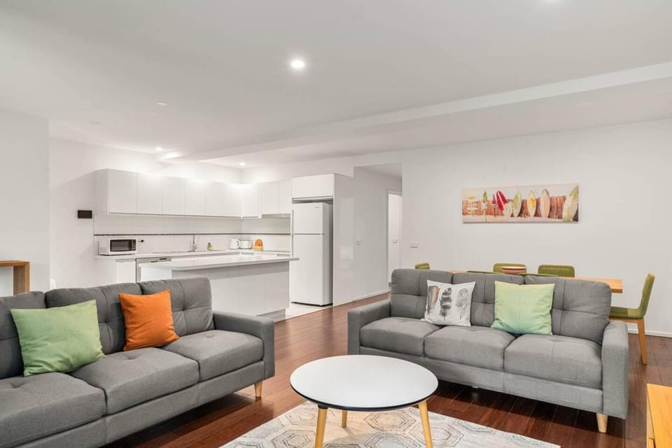 Living room, Seating area, kitchen