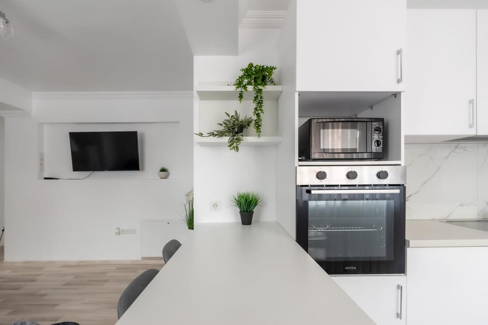 TV and multimedia, Kitchen or kitchenette, Dining area, oven