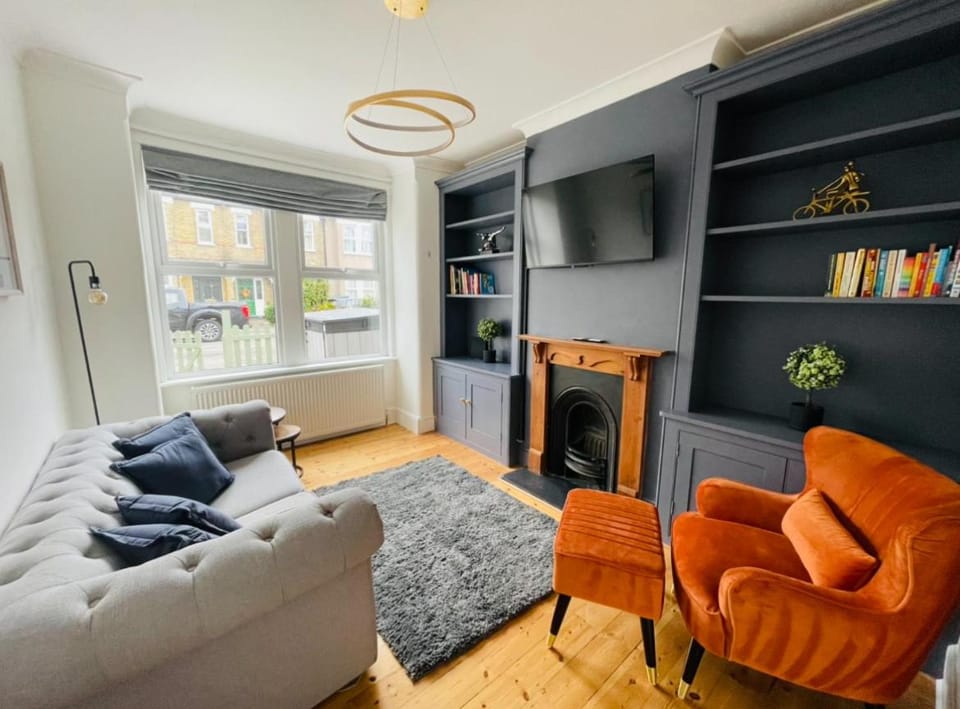 Next to Wimbledon - Garden House - Sleeps 6 Apartment in London
