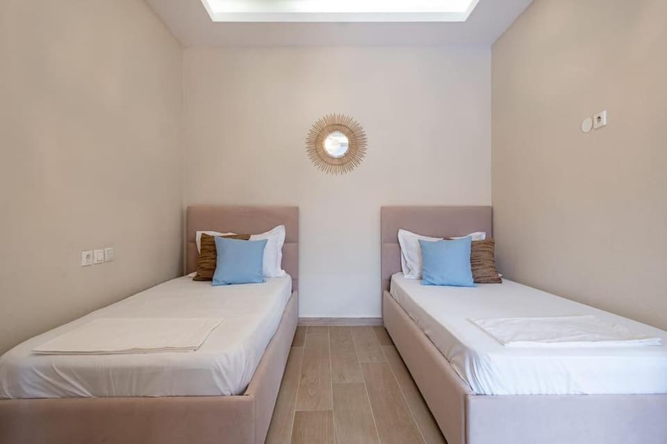 Goro's Villa 8 - Pool, Kitchen & Parking Apartment in Vlorë County, Albania