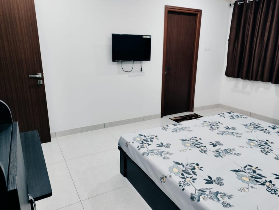 Bed, TV and multimedia