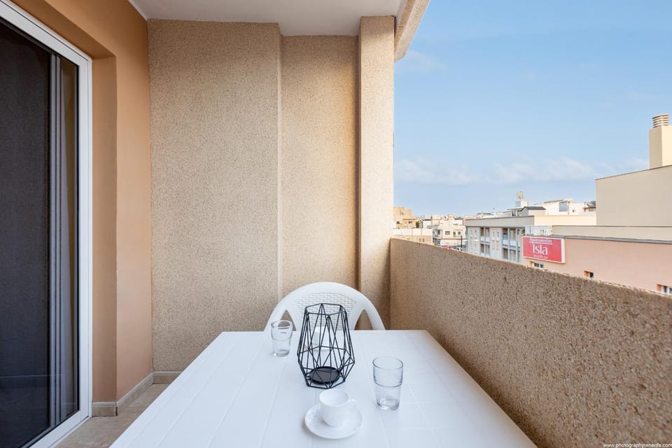 Property building, Balcony/Terrace