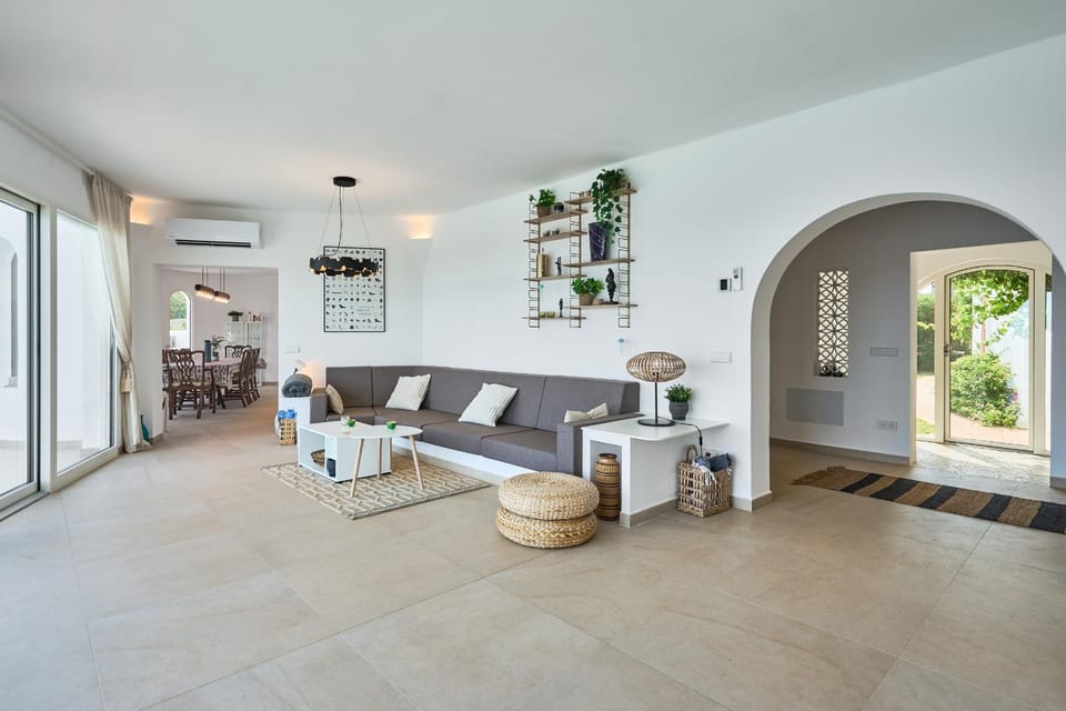 Villa Lago House in Migjorn