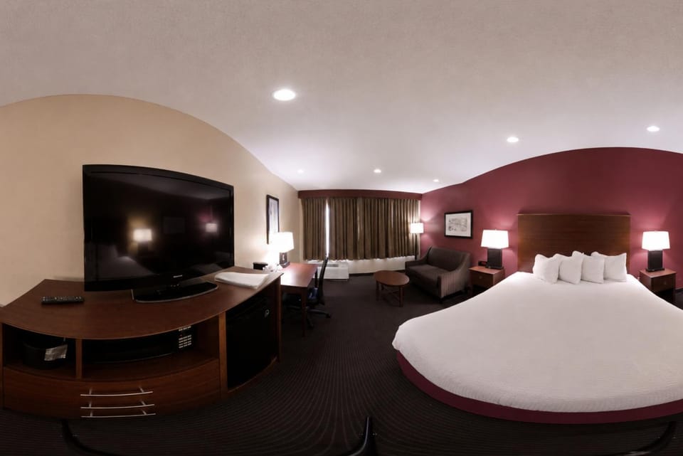 Bed, TV and multimedia, Photo of the whole room, Seating area, Bedroom