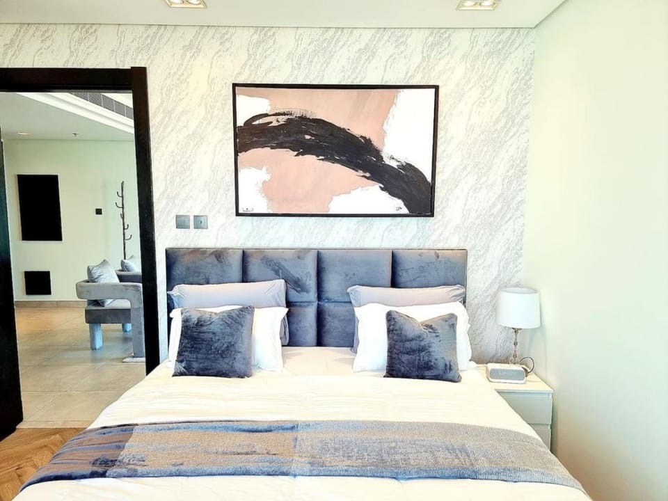 Sea View One Bedroom Sky View Paradise Apartment in Manama