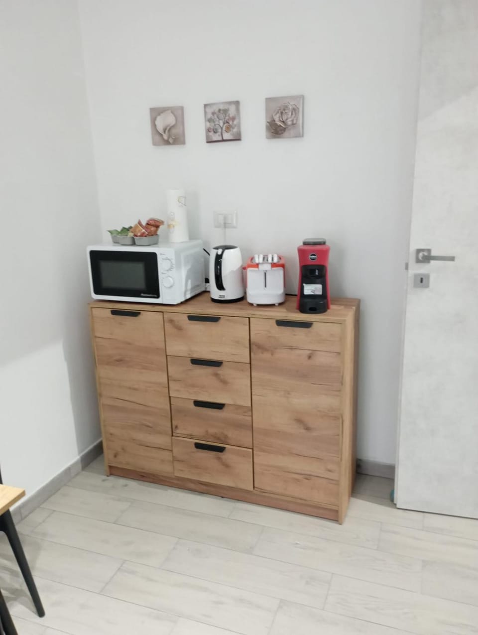 Coffee/tea facilities, Kitchen or kitchenette, minibar, toaster