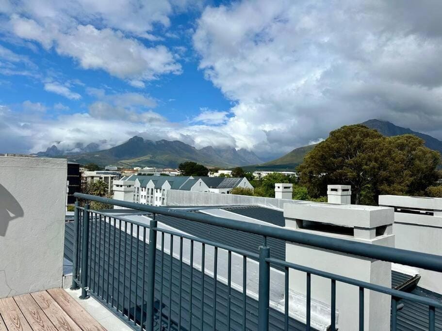 The Den 41 Stellenbosch Apartment in Stellenbosch