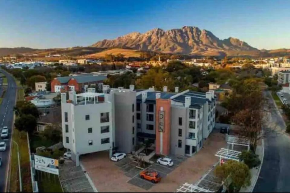The Den 41 Stellenbosch Apartment in Stellenbosch