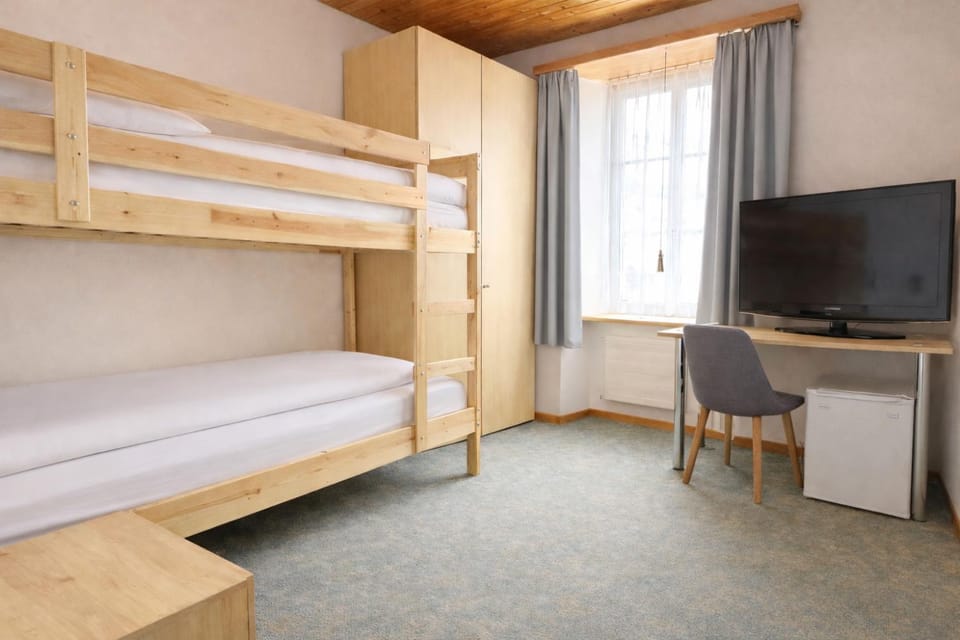 Bed, TV and multimedia, Photo of the whole room, Bedroom, bunk bed