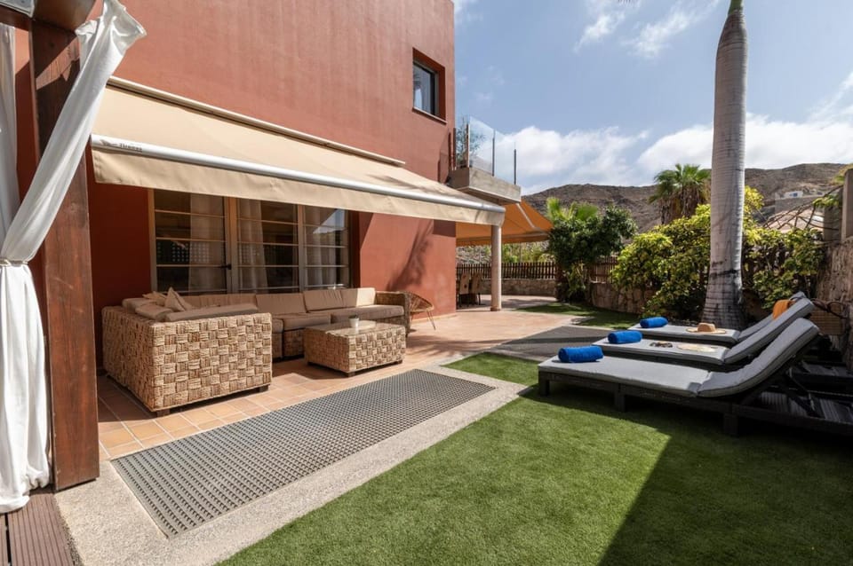 Garden, Seating area, sunbed